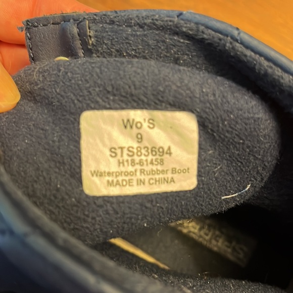 SPERRY TOP-SIDER Gosling Quilted Duck Boot :: size 9 - Picture 7 of 8